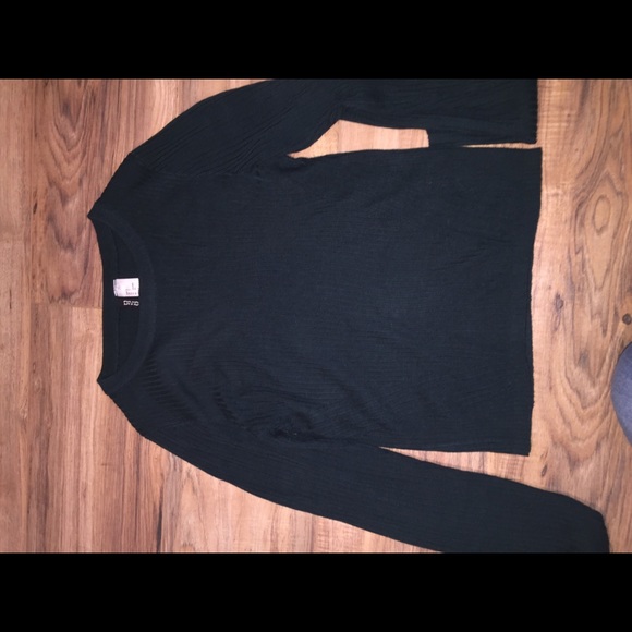 Green long sleeve shirt - Picture 2 of 3